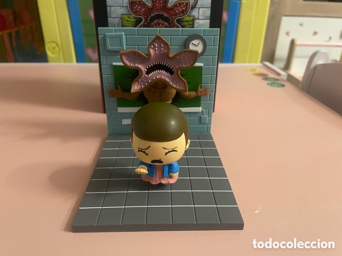Figuras de acci&oacute;n: Diorama Once vs Demogorgon - Stranger Things - SuperEmoScenes Loot Crate Exclusivo 2017