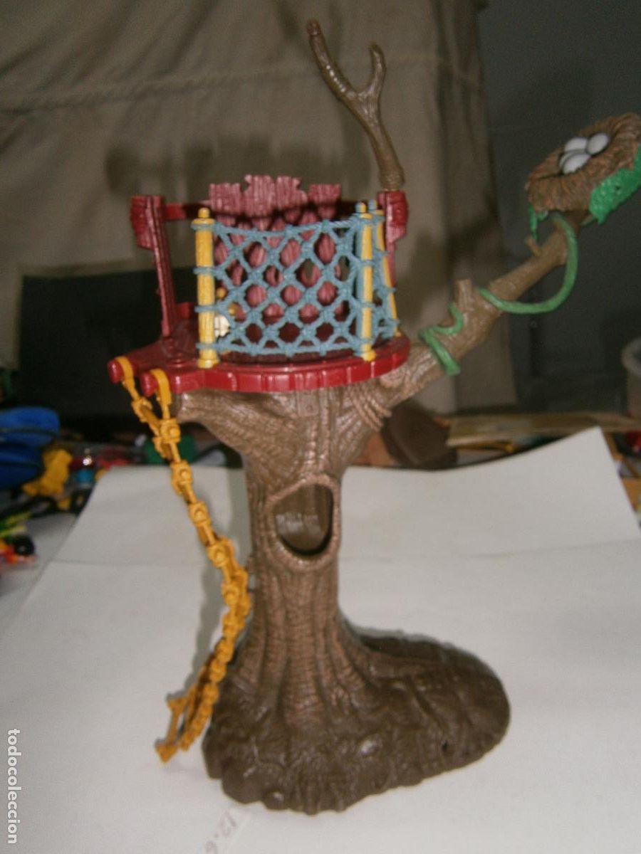 Figuras de acci&oacute;n: GRAN TORRE DE AVISTAMIENTO PARA DIORAMA SAFARI, MILITAR O SIMILAR CON COMPLEMENTOS DIVERSOS