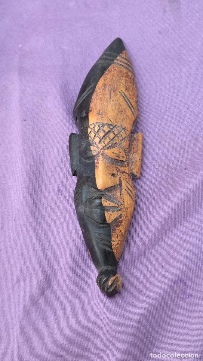 Figuras de acci&oacute;n: figura africana madera noble