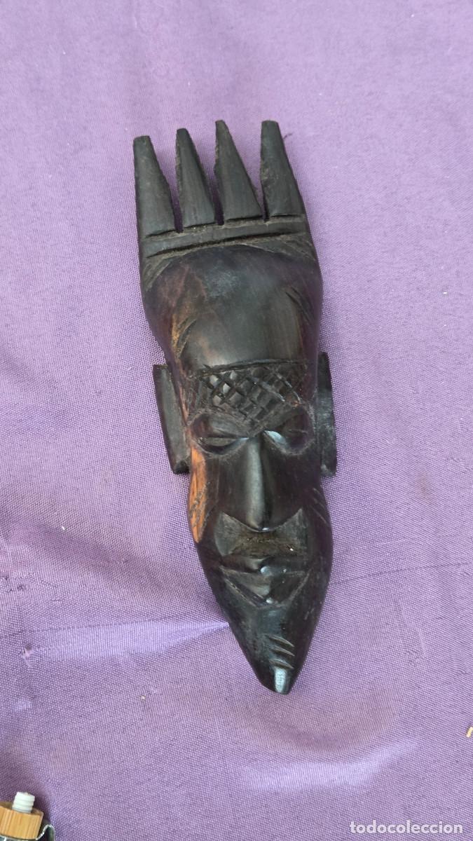 Figuras de acci&oacute;n: figura africana madera noble
