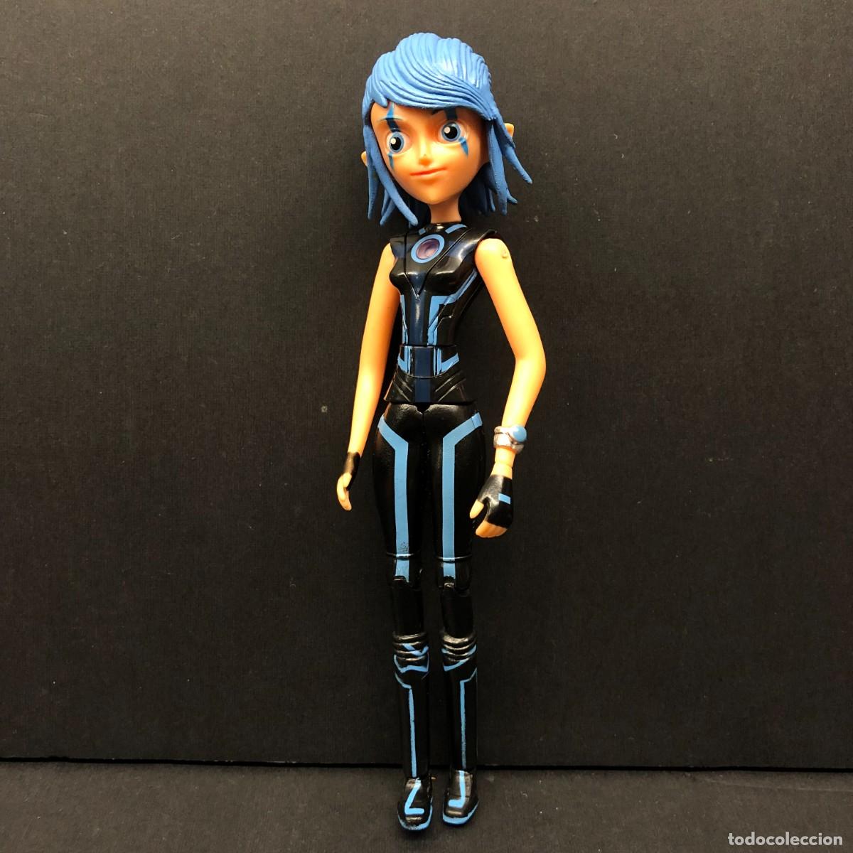 Figuras de acci&oacute;n: FIGURA DE ACCION - CLOE CON ARMADURA SENKUN - DESAFIO CHAMPIONS SENDOKAI - SIMBA - 15 X 3,5 CM / 619