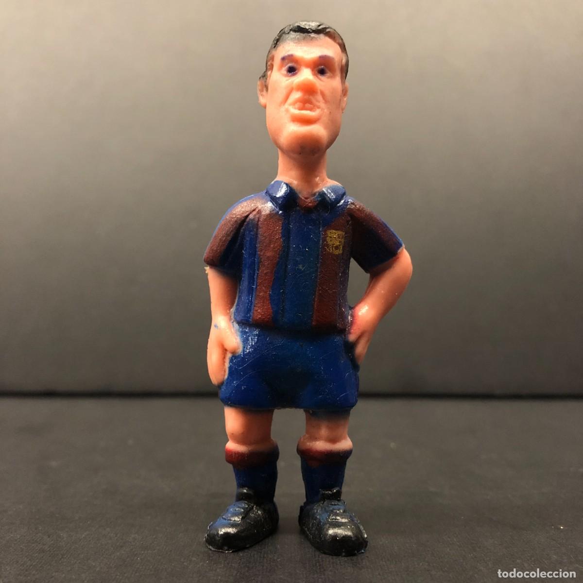 Figuras de acci&oacute;n: FIGURA DE PVC - LUIS FIGO - LAS FIGURAS DEL BAR&Ccedil;A - MUNDO DEPORTIVO - 8,5 X 3,5 CM / 22