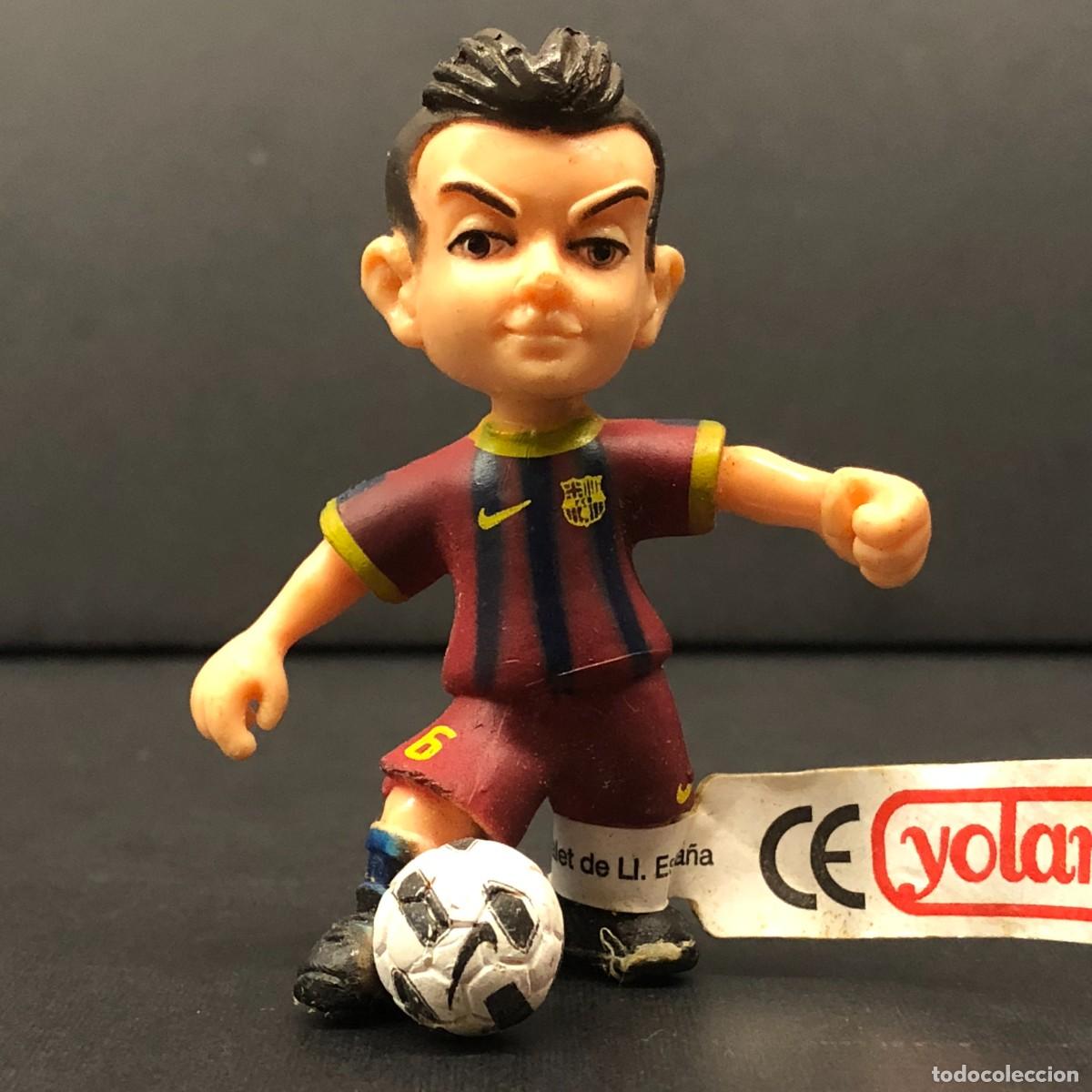 Figuras de acci&oacute;n: FIGURA DE PVC - XAVI HERNANDEZ - BAR&Ccedil;A TOONS - YOLANDA - 2010 - 6,5 X 5,5 CM / 30