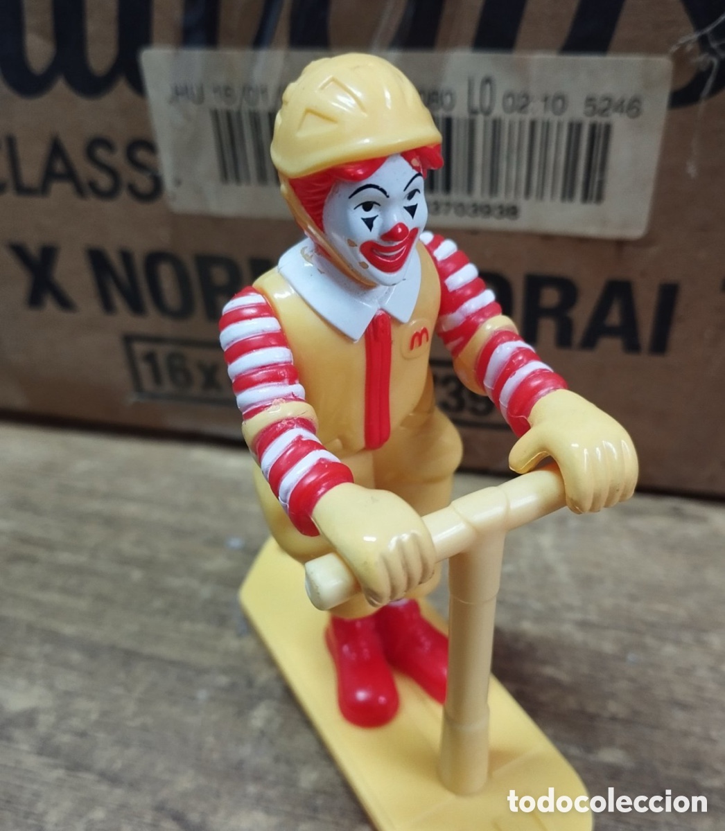 Figuras de acci&oacute;n: RARO Ronald McDonald en patinete (10 cm) - McDonald's Happy Meal 2001 - Juguete de colecci&oacute;n vintage