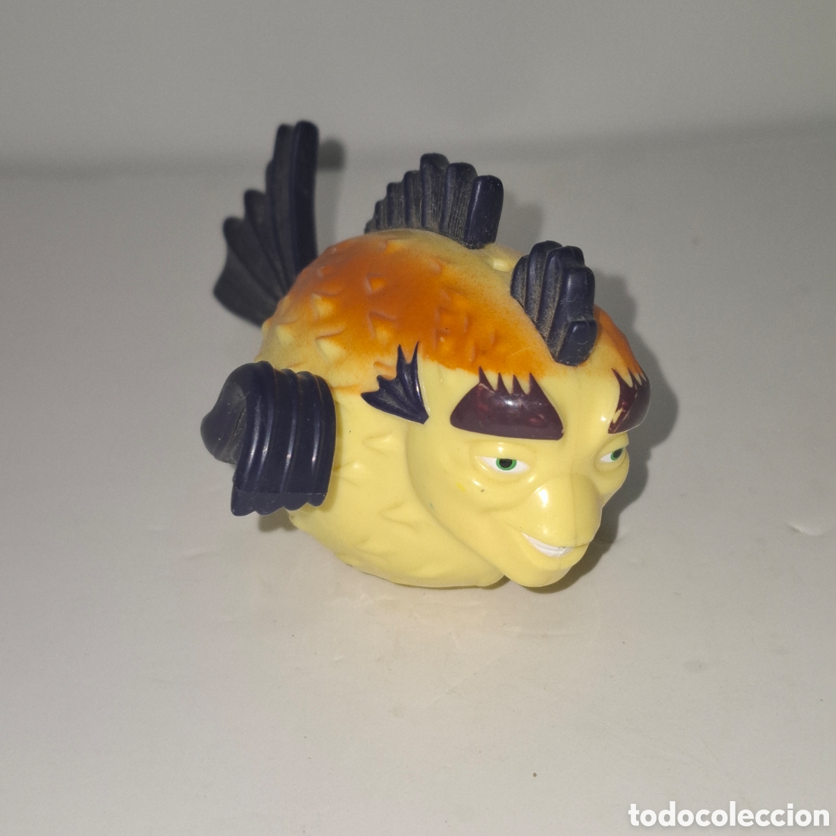 Figuras de acci&oacute;n: PEZ SKYES FIGURA PROMOCIONAL HAPPY MEAL BURGER KING 2004 EL ESPANTA TIBURONES