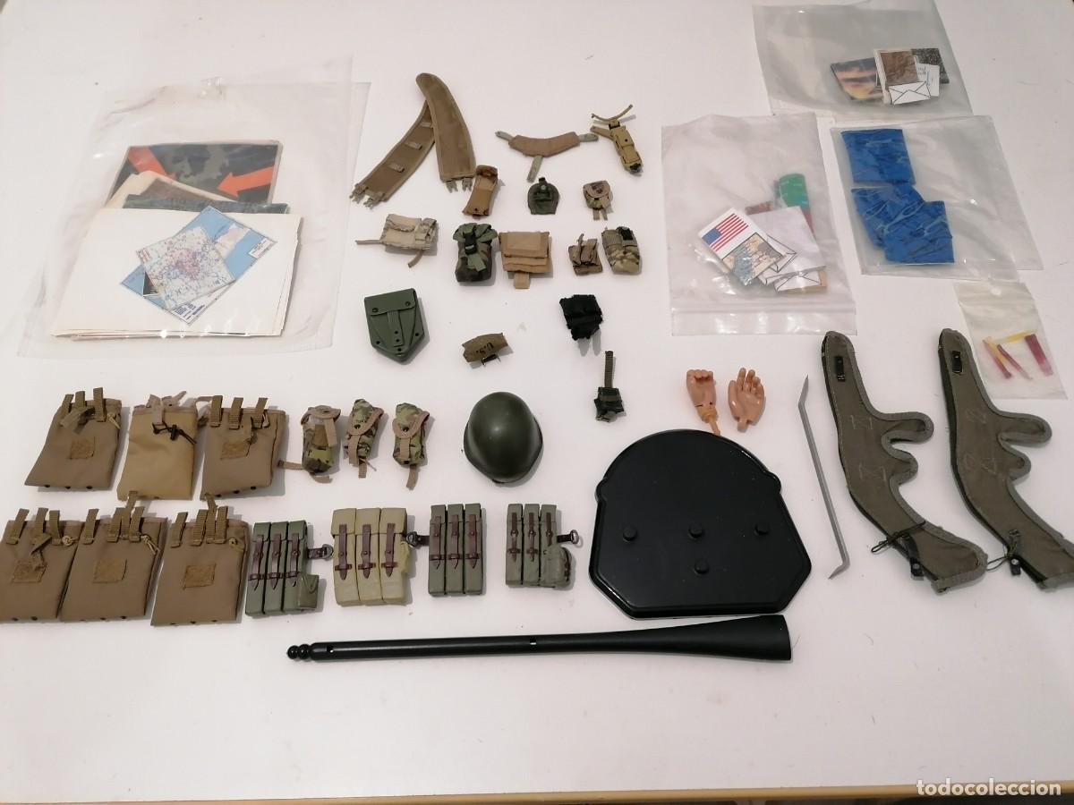 Figuras de acci&oacute;n: Dragon 1/6 Lote de Accesorios Militares Bolsas, Cascos, Mapas Buen Estado