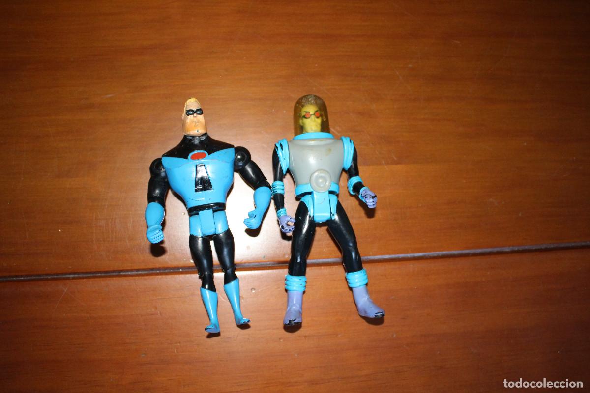 Figuras de acci&oacute;n: Dos figuras de acci&oacute;n.