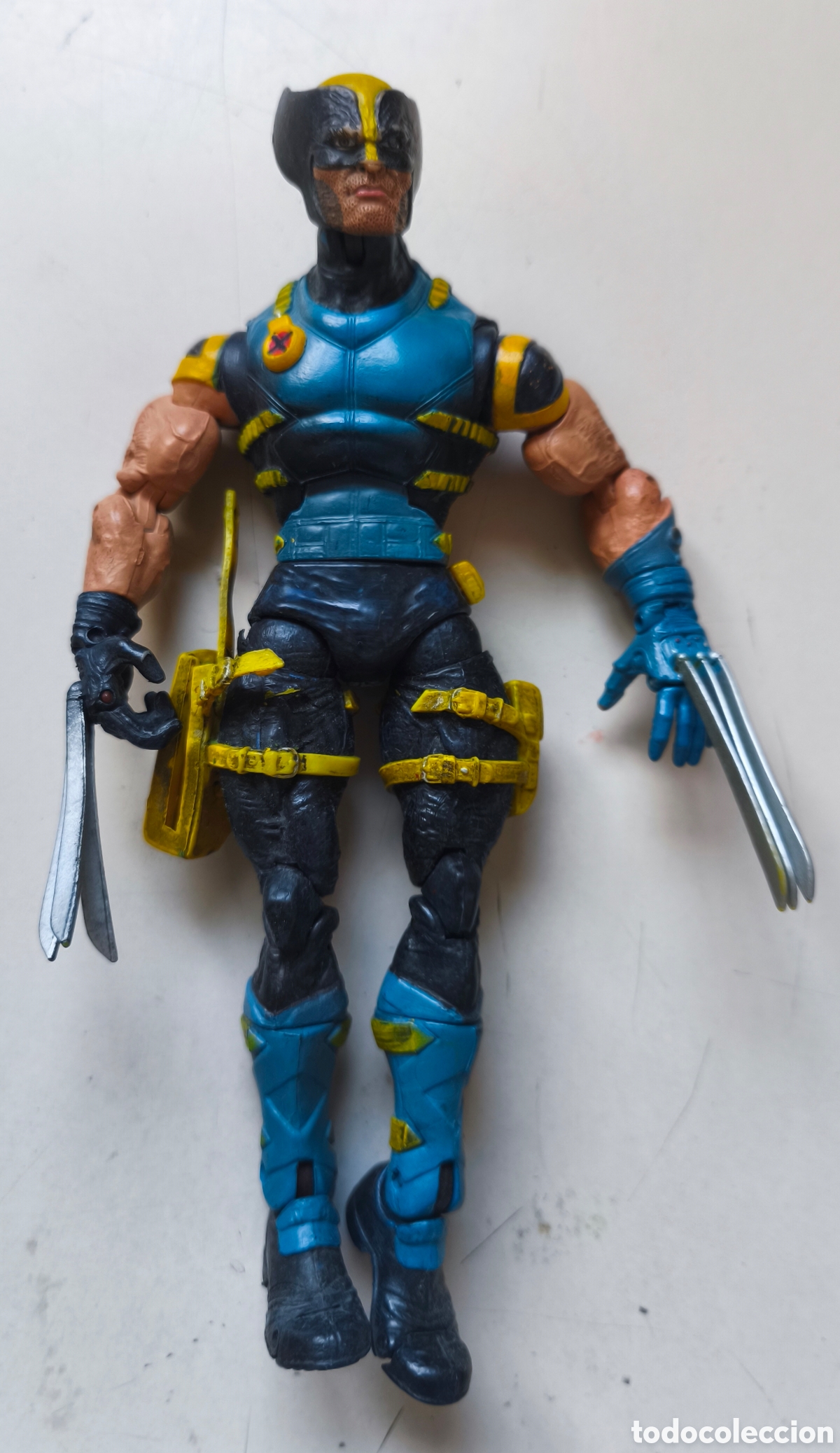 Figuras de acci&oacute;n: Stealth Wolverine de la colecci&oacute;n X-Men Classics fabricada por Toy Biz en el a&ntilde;o 2005.