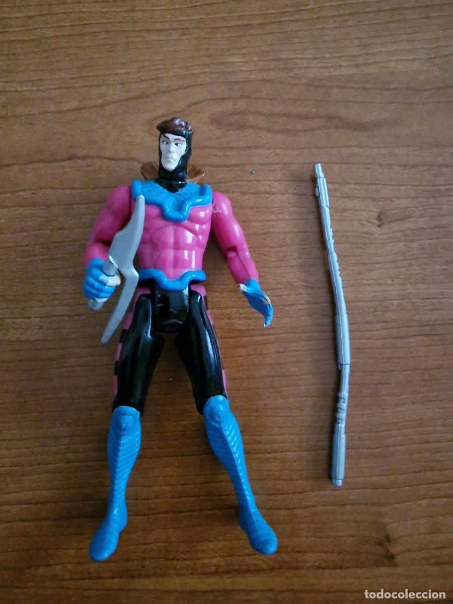 Figuras de acci&oacute;n: Lote 2822. Figura de Xmen, Gambit, de Marvel. Le falta el abrigo y el arco