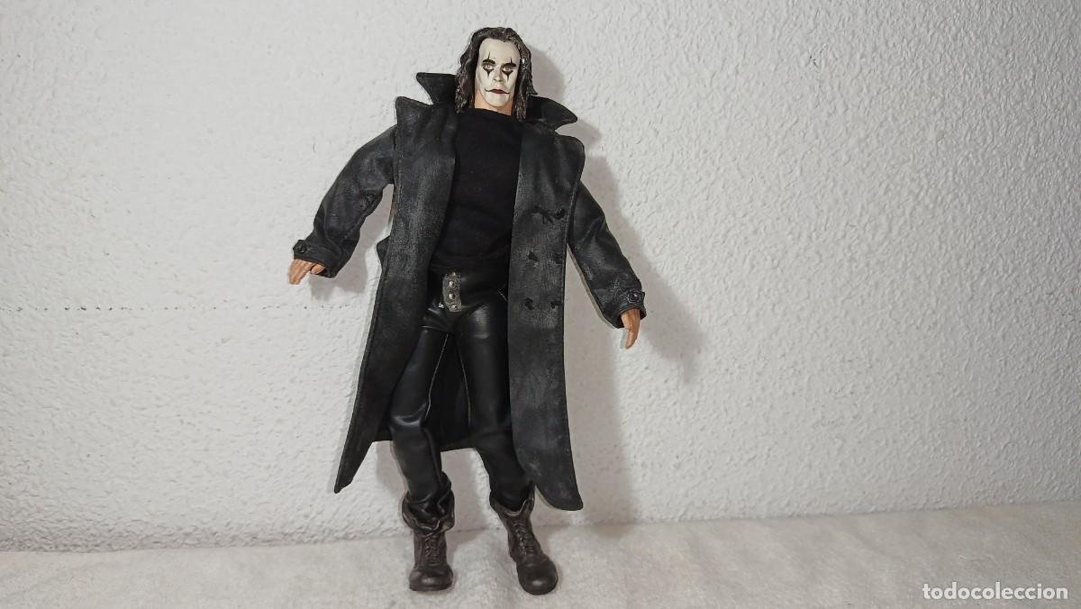 Figuras de acci&oacute;n: NECA : ANTIGUO MU&Ntilde;ECO THE CROW EL CUERVO ERIC DRAVEN CON SONIDO CROWVISION REEL TOYS A&Ntilde;O 2002