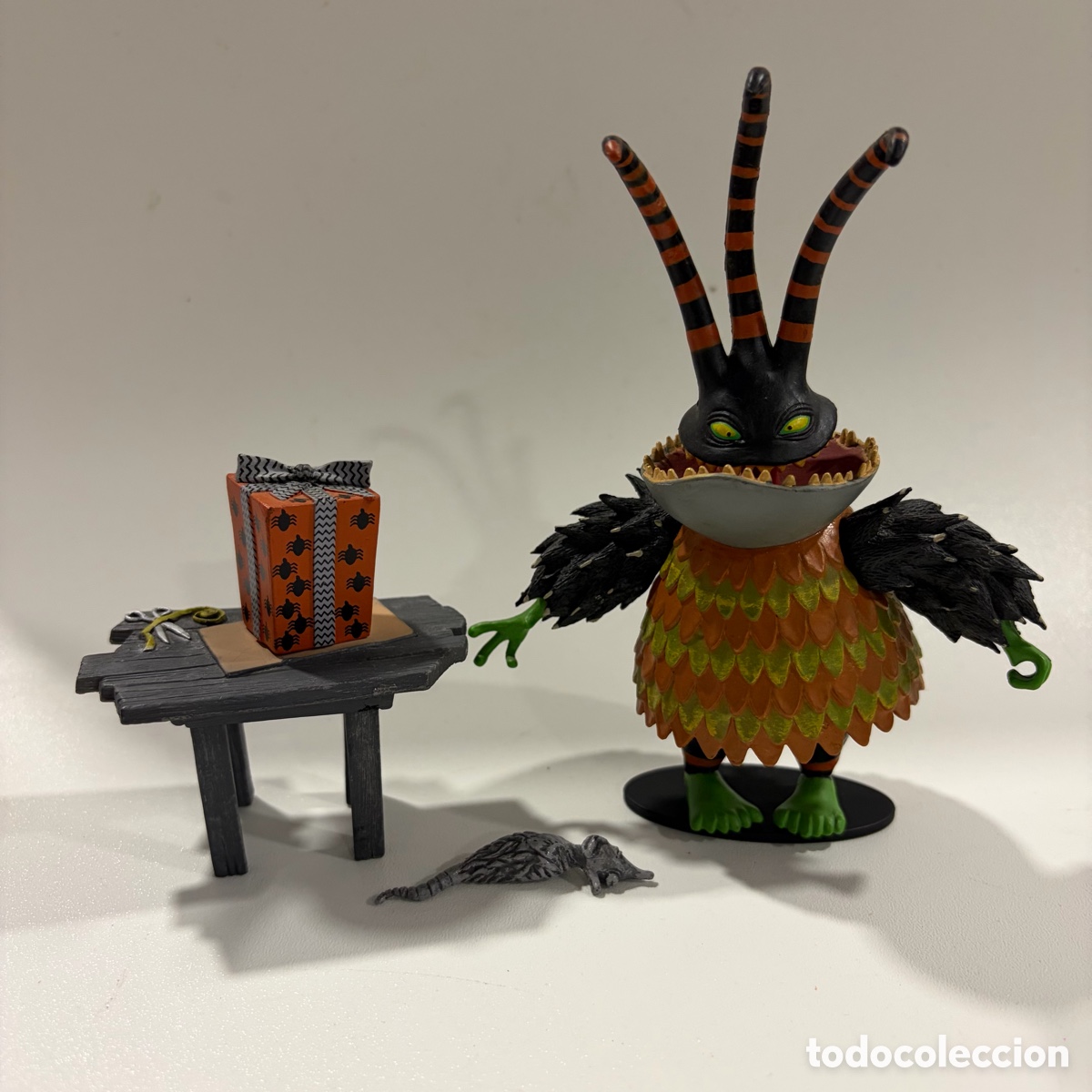 Figuras de acci&oacute;n: figura mu&ntilde;eco harlequin demon pesadilla antes de navidad neca 2005