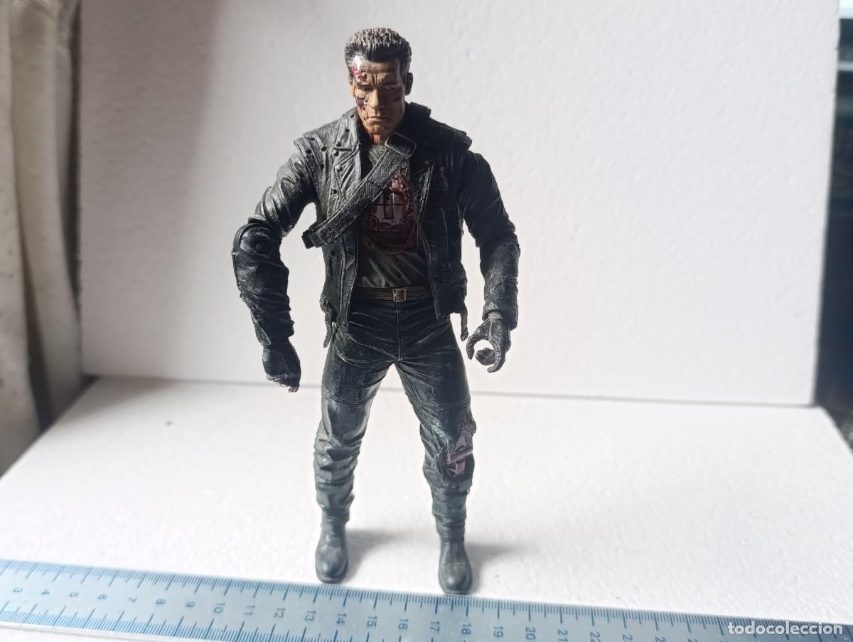 Figuras de acci&oacute;n: FIGURA DE PVC - TERMINATOR 2 T-800 STEEL MILL - NECA 2008 - ( )