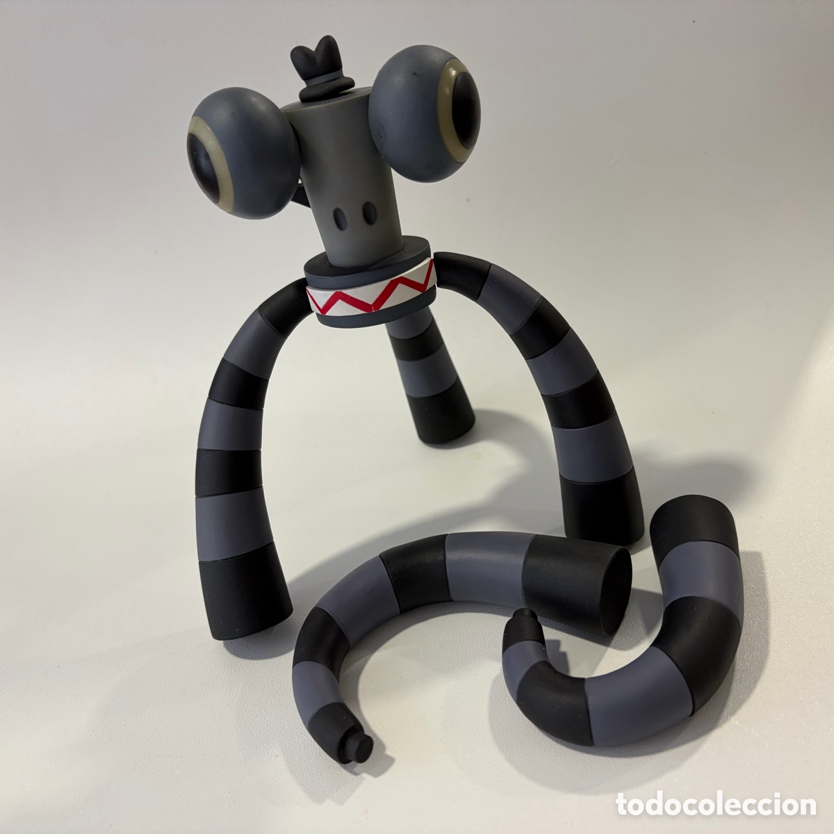 Figuras de acci&oacute;n: figura mu&ntilde;eco grey bennzi nathan jurevicius strangeco art toy vinyl 294