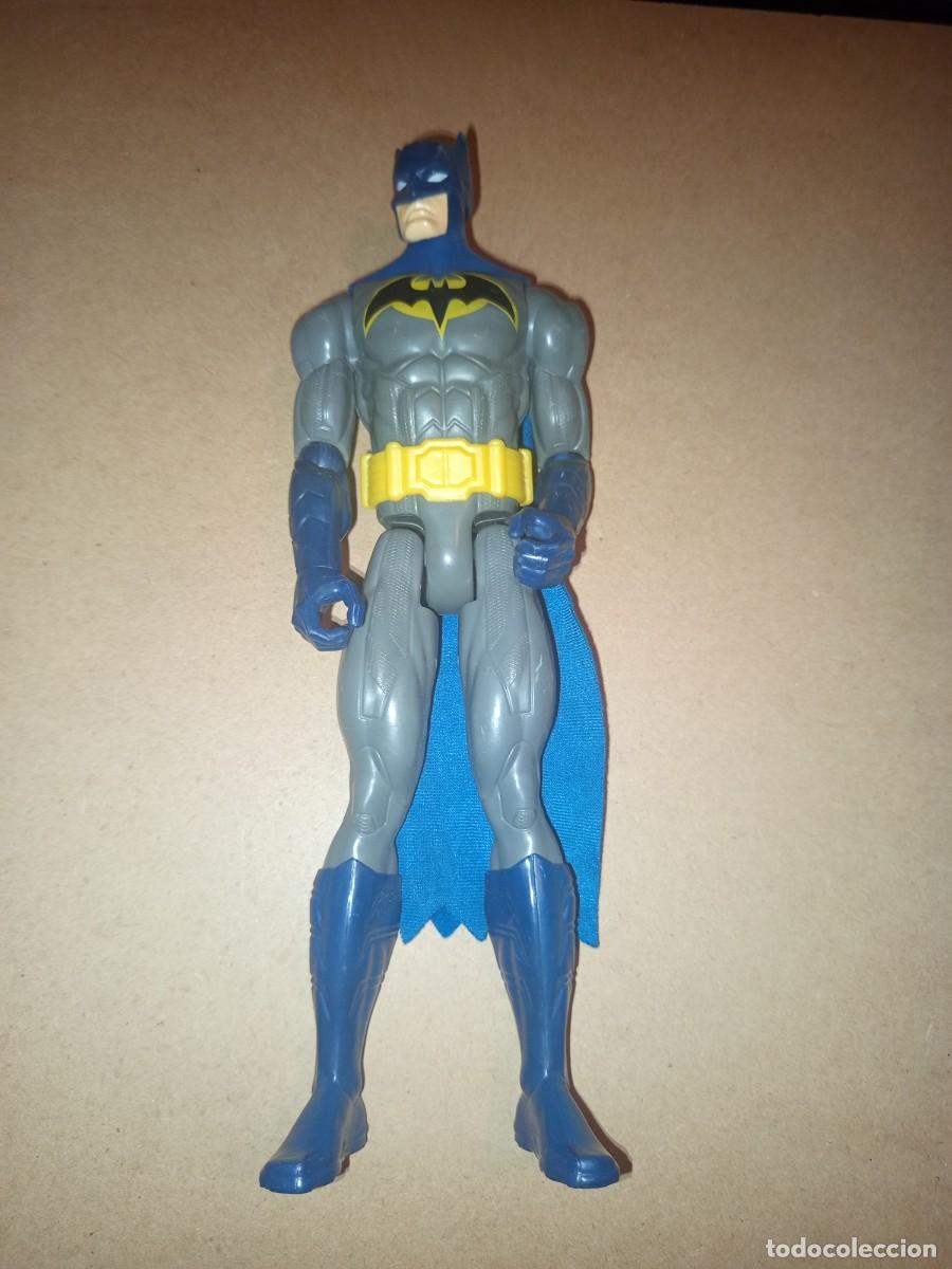 Figuras de acci&oacute;n: figura de acci&oacute;n de Batman de 30 cm de la l&iacute;nea de DC Comics de Mattel