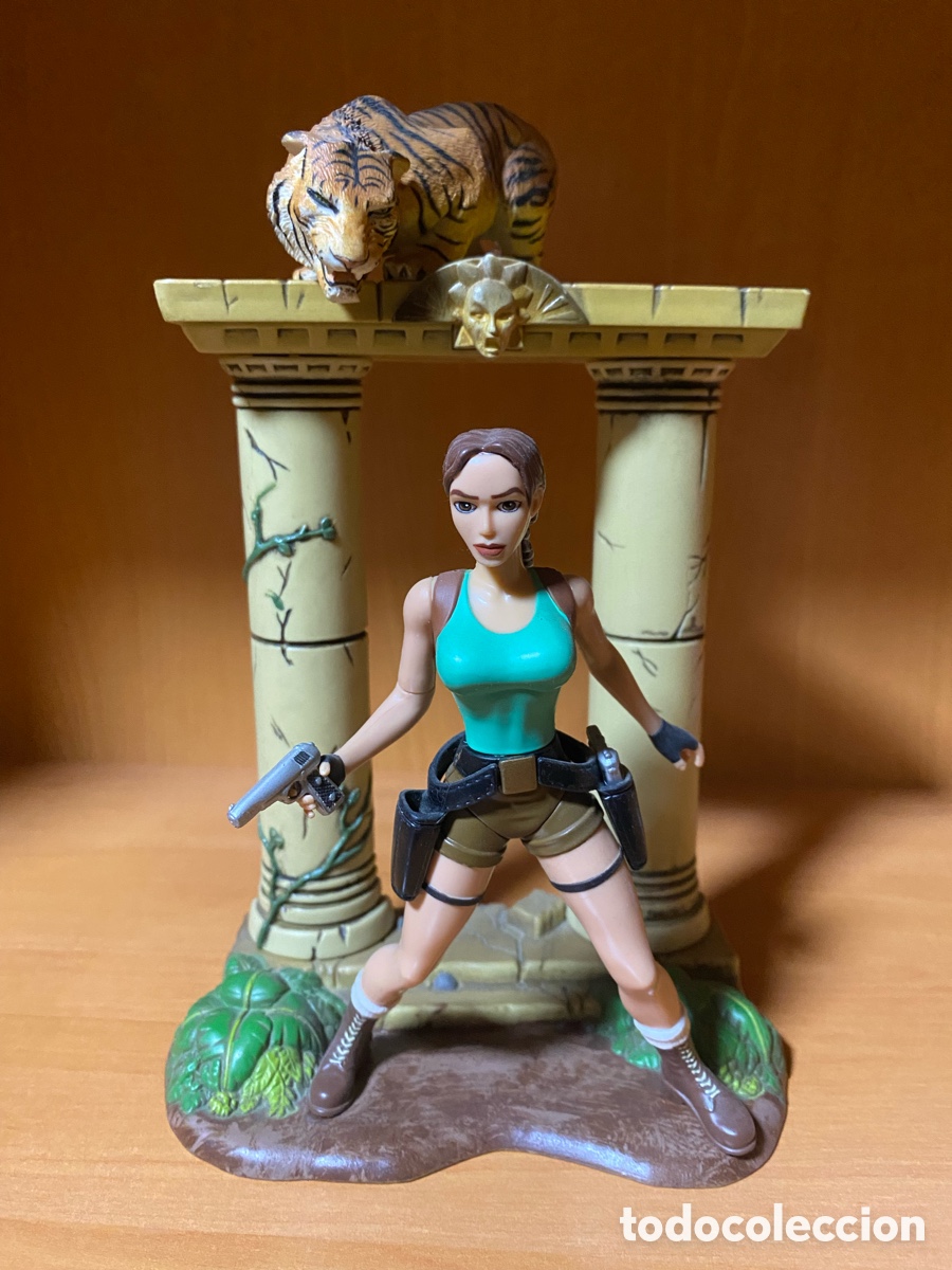 Figuras de acci&oacute;n: Figura Lara Croft con Diorama y Tigre. Playmates