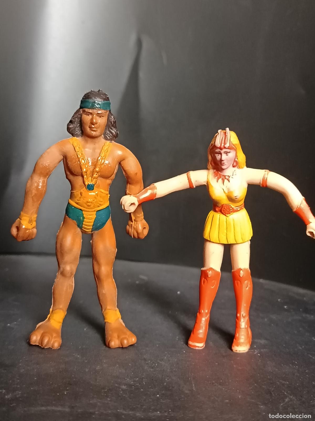 Figuras de acci&oacute;n: Kreena y Ronin de The Other World. Figuras Goma Flexible marca Arco 1982. 11 centimetros.