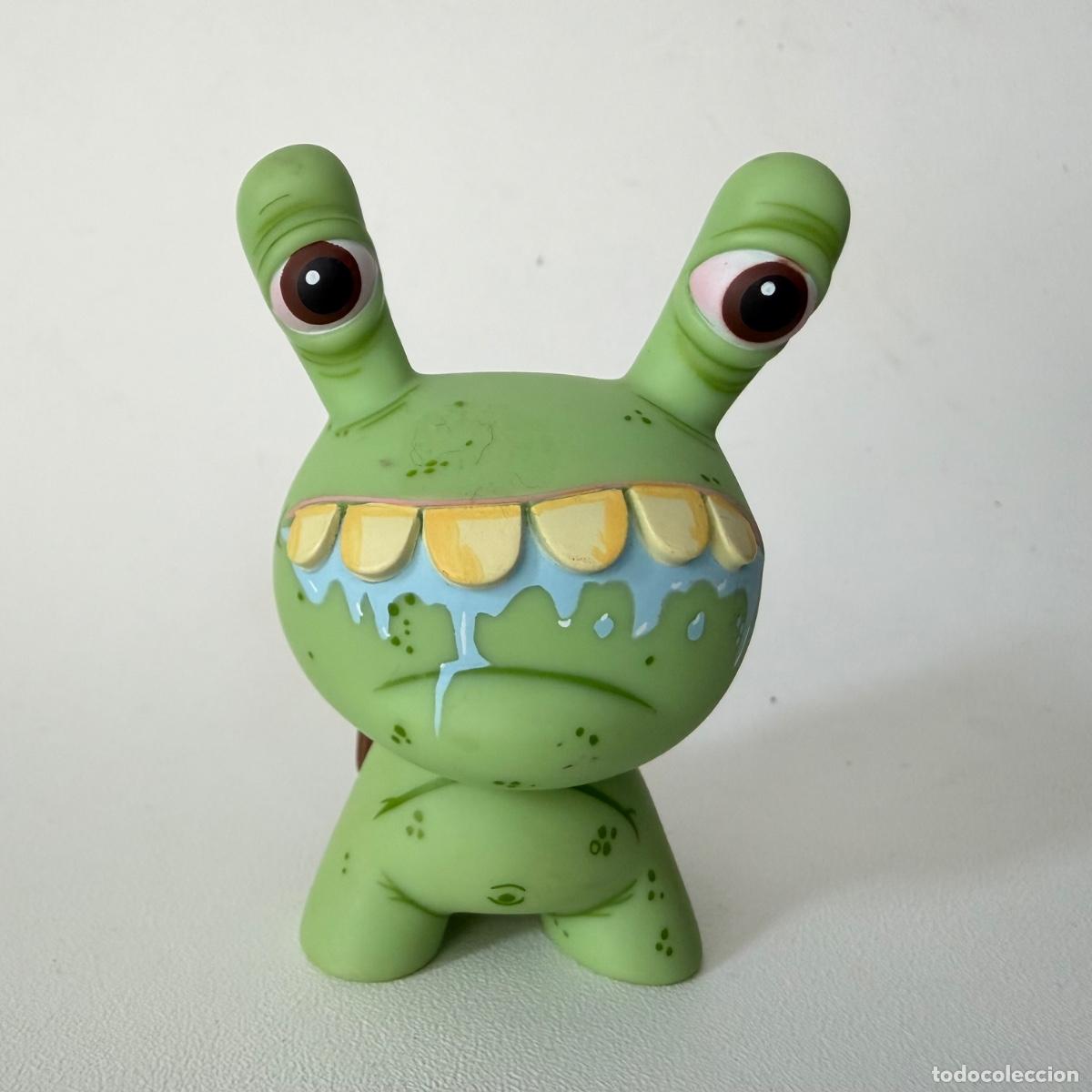 Figuras de acci&oacute;n: figura mu&ntilde;eco Kidrobot Dunny Old Snail Betso 2011