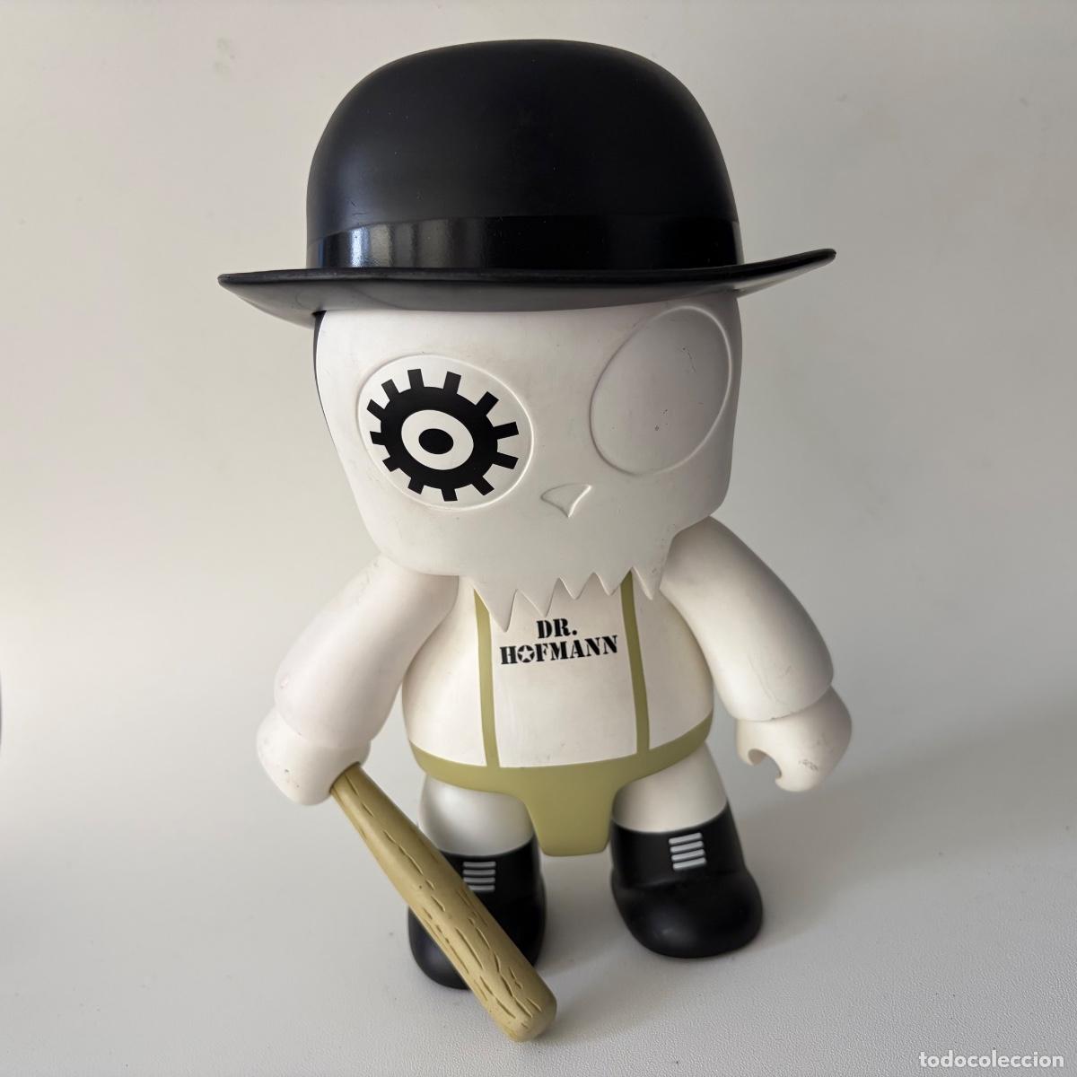 Figuras de acci&oacute;n: figura Dr Hofmann Toyer Qee Toy2R 2006 la naranja mecanica
