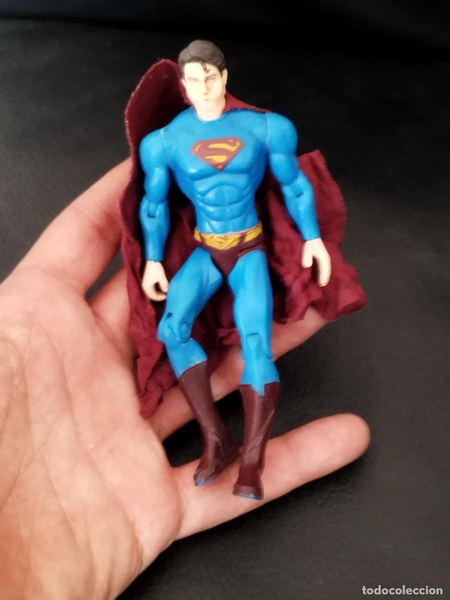 Figura de acción de Superman. Super Breath (Superaliento)