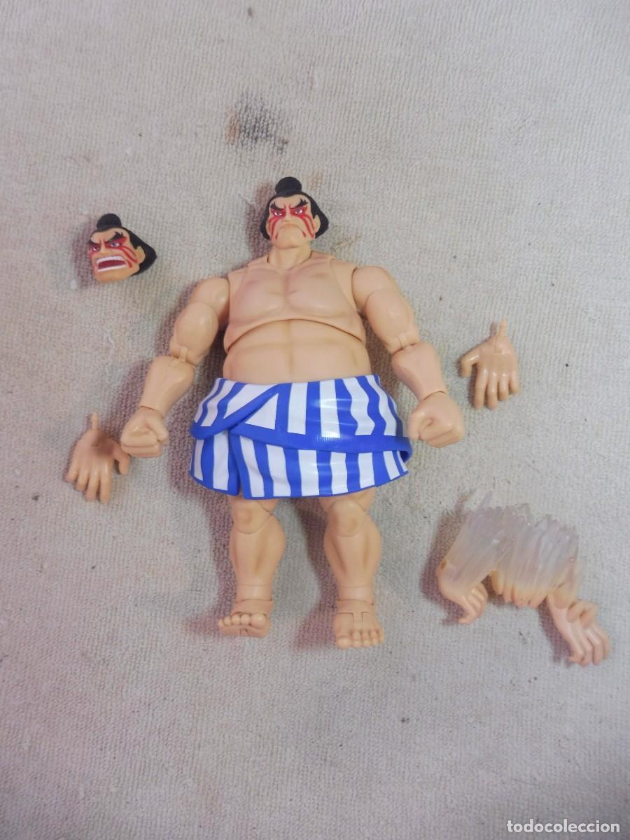 Figuras de acci&oacute;n: Figura E. Honda y complementos Street Fighter, Jada Toys