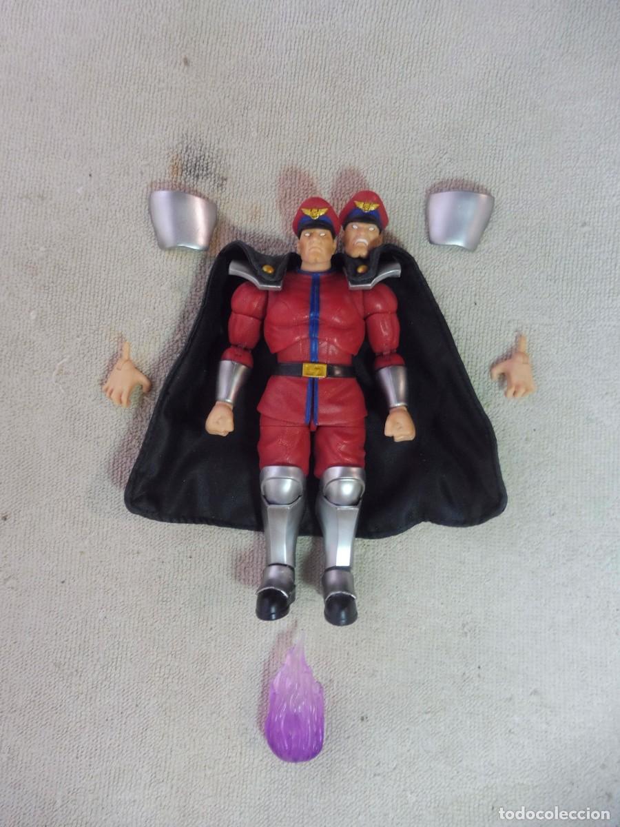 Figuras de acci&oacute;n: Figura M. Bison y complementos Street Fighter, Jada Toys