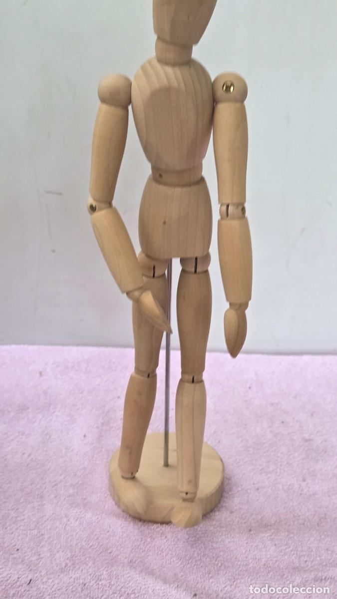 Figuras de acci&oacute;n: mu&ntilde;eco de madera articulada - Foto 2