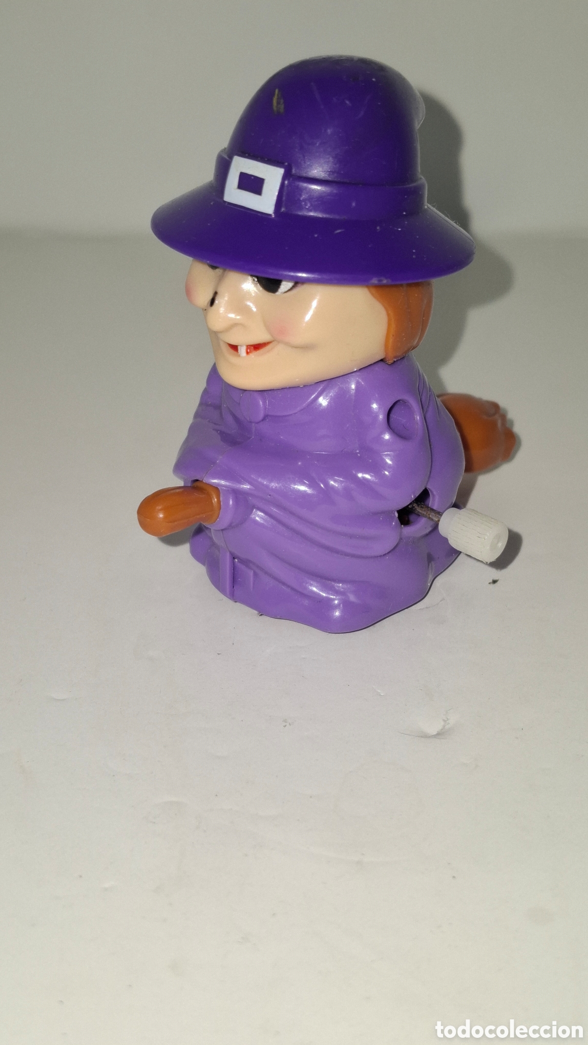 Figuras de acci&oacute;n: FIGURA A CUERDA BRUJA PERSONAJE DE HALLOWEEN