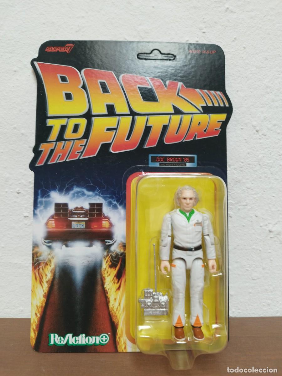 Figuras de acci&oacute;n: FIGURA DOC BROWN '85 - REGRESO AL FUTURO REACTION FIGURES - SUPER7 (EN BL&Iacute;STER)