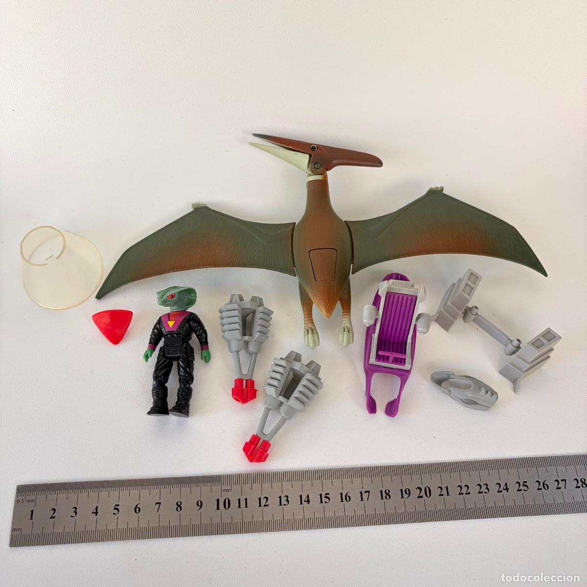 Figuras de acci&oacute;n: figura mu&ntilde;eco Quetzalcoatlus con Yungstar Dino-Riders Tyco 1988
