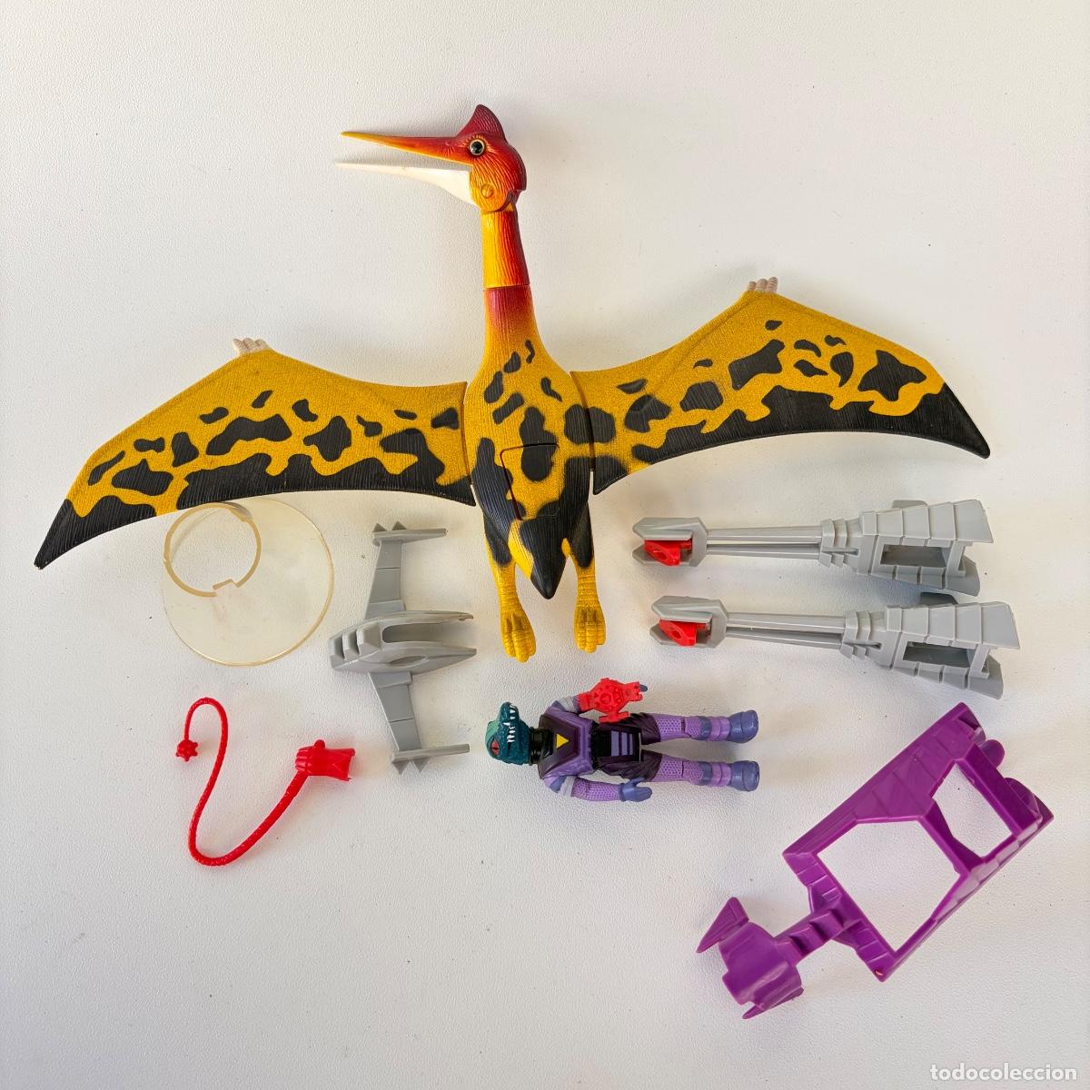 Figuras de acci&oacute;n: figura mu&ntilde;eco Quetzalcoatlus con Algar Dino-Riders Tyco 1990