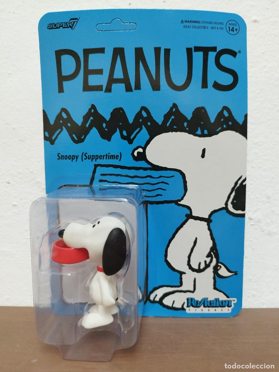 Actionfiguren: FIGURA SNOOPY SUPPERTIME - PEANUTS REACTION FIGURES - SUPER7 (EN BL&Iacute;STER)