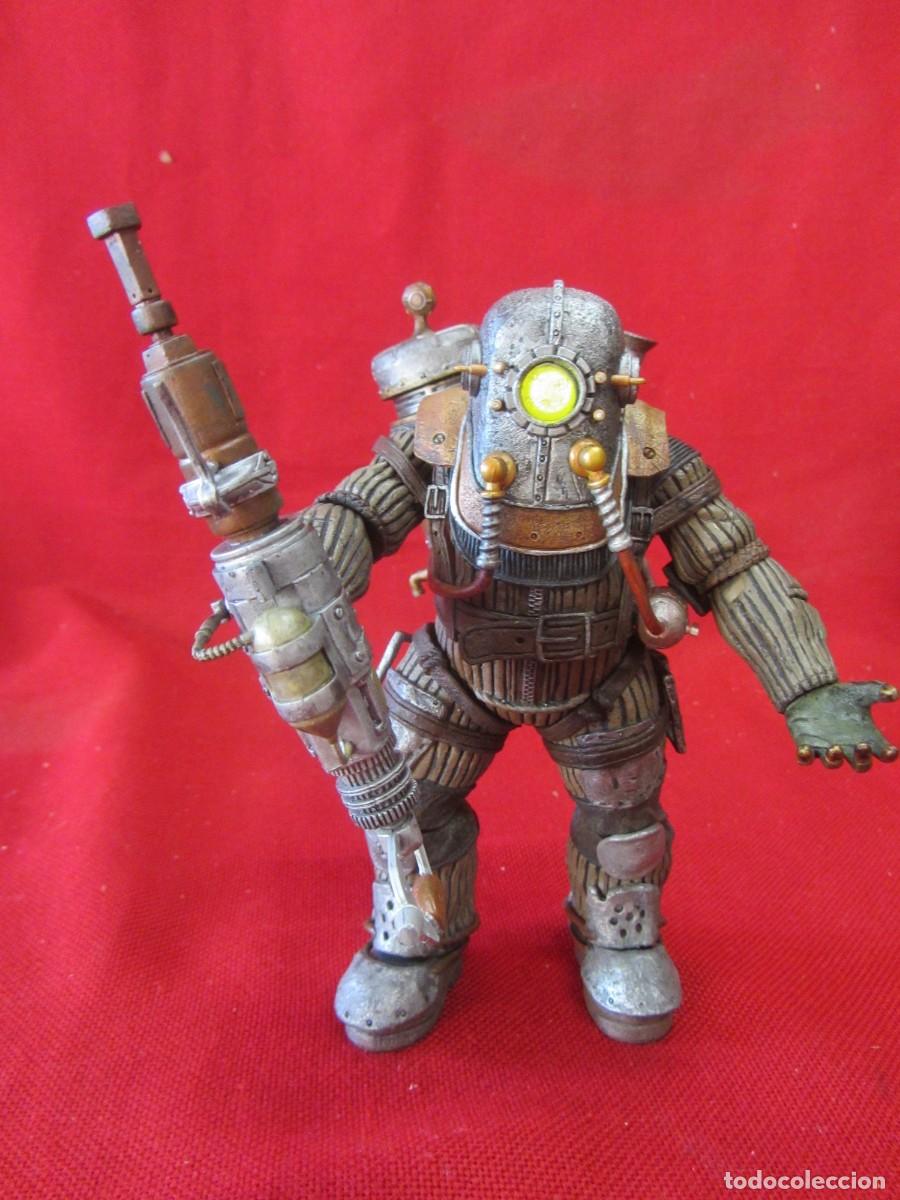 Figuras de acci&oacute;n: BIG DADDY ROSIE. MECA 2010. CON REMACHADORA Y TANQUE