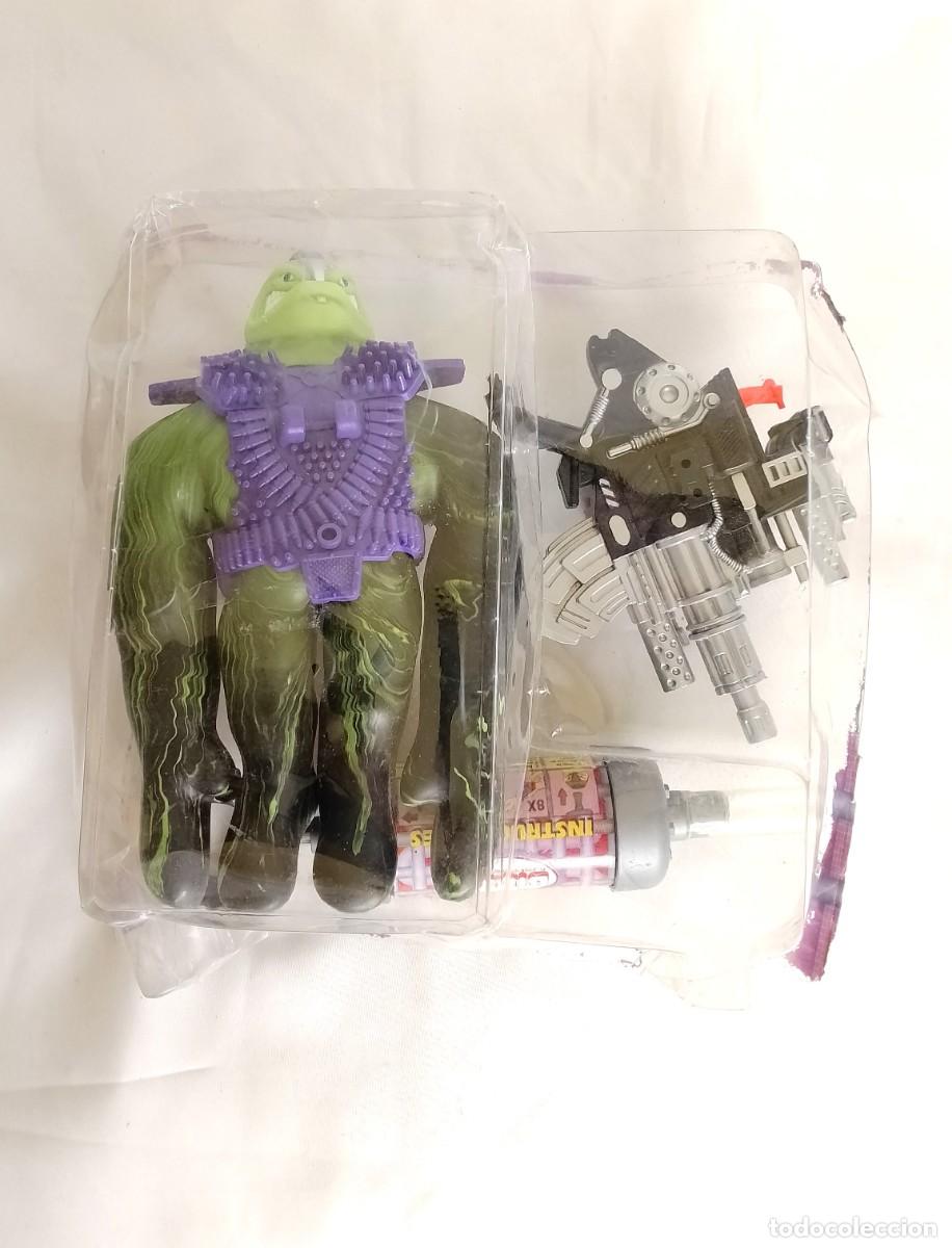 Figuras de acci&oacute;n: MINI-VAC DE BIZAK, HUMONGOR &rdquo;CA&Ntilde;ON DESTROYER&rdquo;. A&Ntilde;OS 90