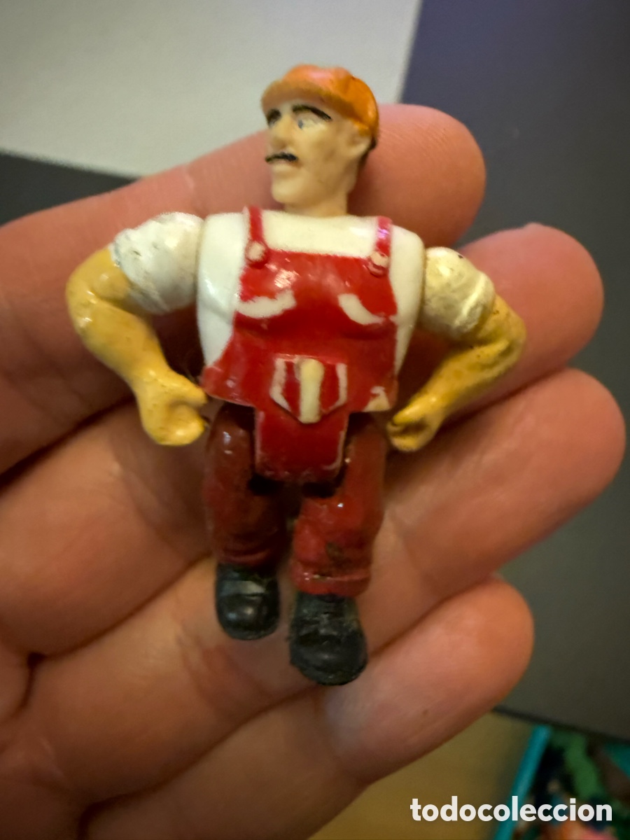 Figuras de acci&oacute;n: Figura articulada. OBRERO