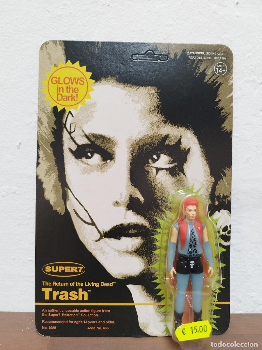 Figuras de acci&oacute;n: FIGURA TRASH - THE RETURN OF THE LIVING DEAD REACTION (SUPER7) GLOWS IN THE DARK - MOC