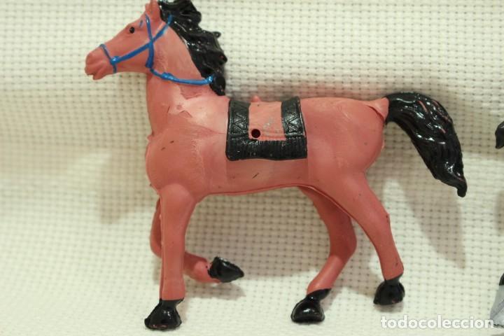 Figuas y mu&ntilde;ecos Caballeros del Zodiaco: 3 Caballos diversos - Foto 2