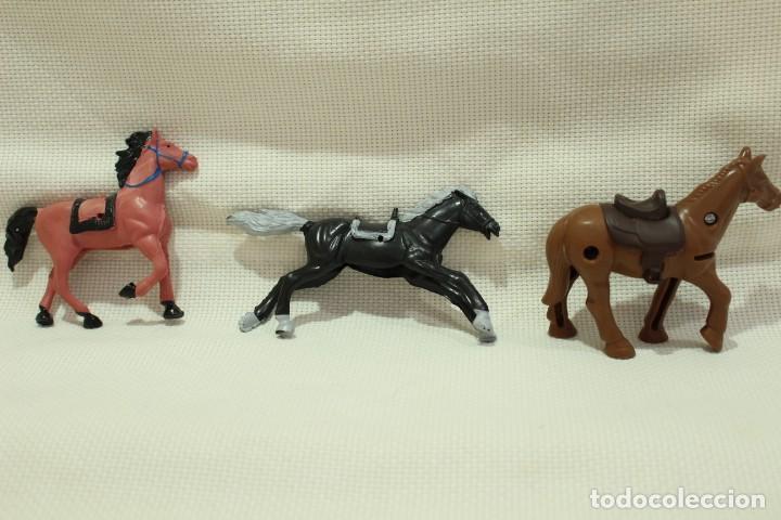 Figuas y mu&ntilde;ecos Caballeros del Zodiaco: 3 Caballos diversos - Foto 5