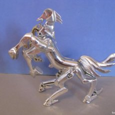 Figure e Bambolotti Caballeros del Zodiaco: FIGURA, PEANA DE LOS CABALLEROS DEL ZODIACO. BANDAI. HAGEN. 1988.