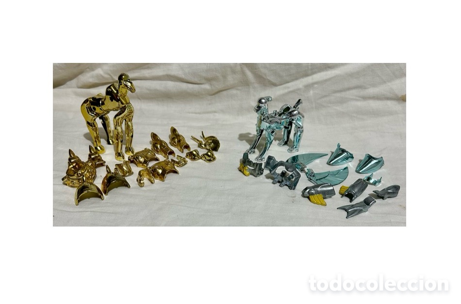 Figuas y Mu&ntilde;ecos Caballeros del Zodiaco: Despieces originales de armaduras de figuras de acci&oacute;n de la l&iacute;nea Saint Cloth Myth de Bandai.