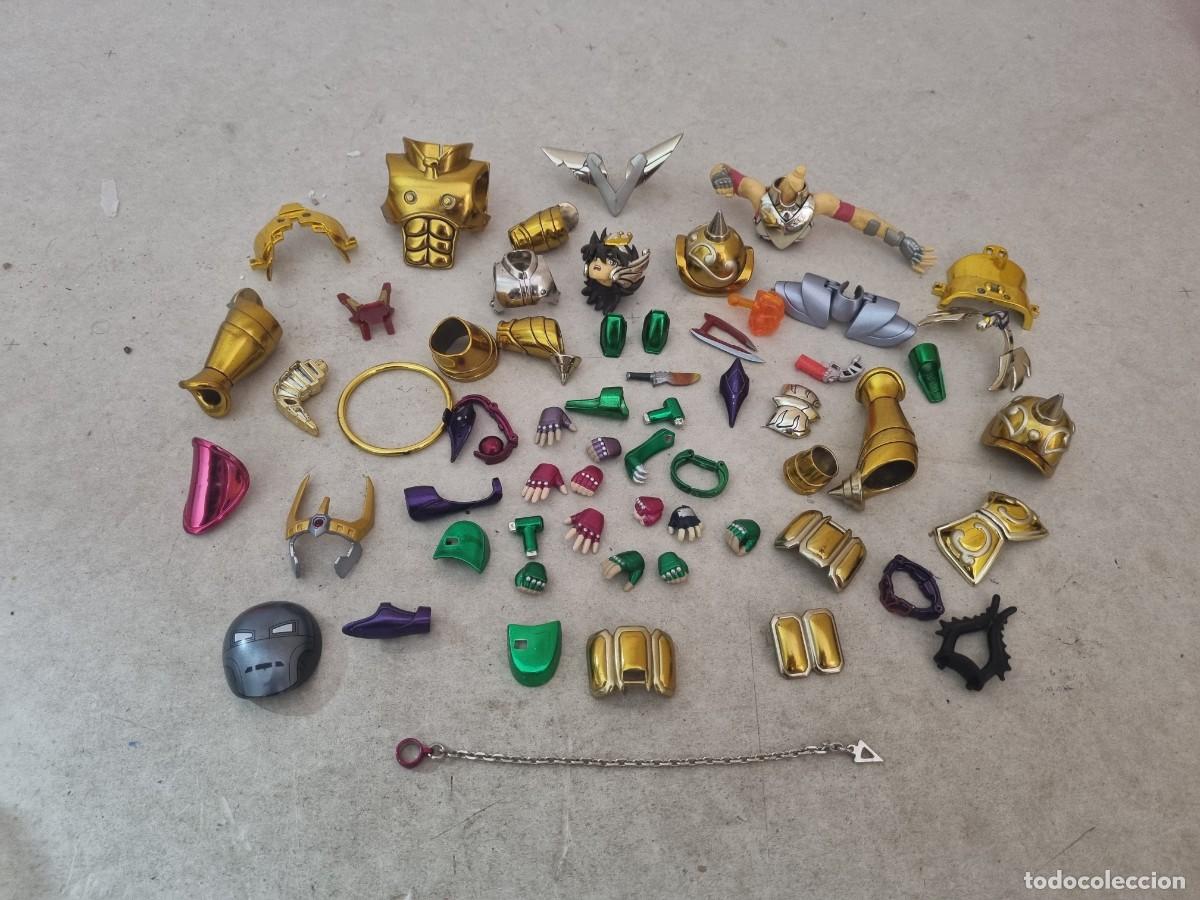 Figuas y mu&ntilde;ecos Caballeros del Zodiaco: Lote de piezas variadas de los caballeros del zodiaco