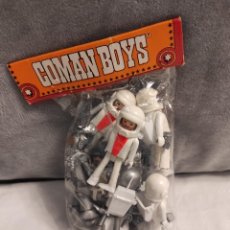 Figuras Coman Boys antiguas: COMAN BOYS BOLSA ATRONAUTAS Y ROBOTS. Lote 308708198