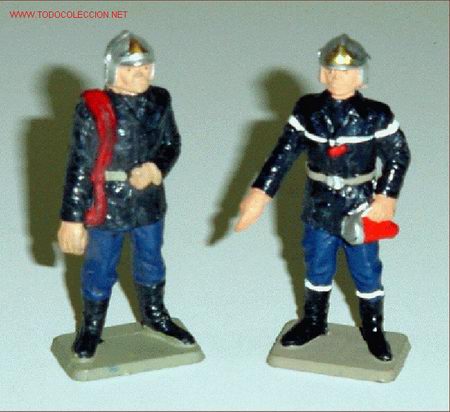 Figuras de goma y PVC: DOS BOMBEROS DE LA MARCA STARLUX - Foto 1