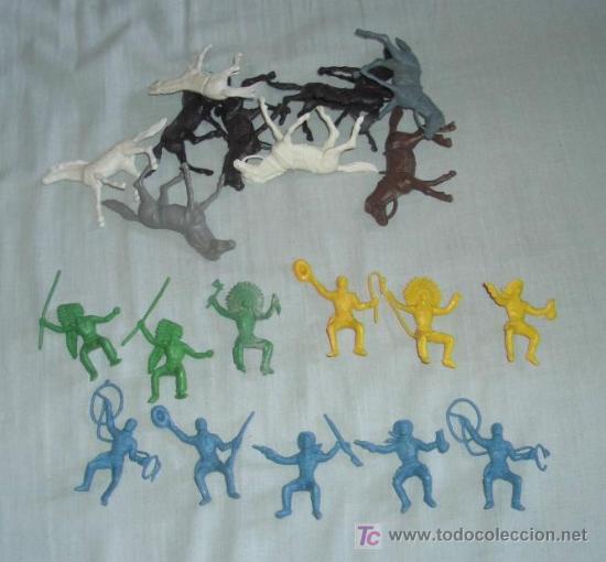Figuras de goma y PVC: LOTE DE INDIOS,VAQUEROS Y CABALLOS,A&Ntilde;OS 70 - Foto 1