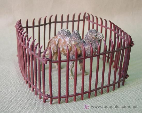 Figurines en Caoutchouc et PVC: LOTE DE PLASTICO CAMELLO Y JAULA PECH  60s