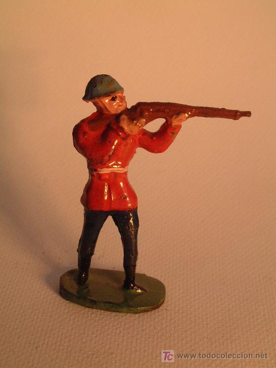 Figuras de goma y PVC: ALCA CAPELL,DE PIE APUNTA,,CANADA -REF.2704 - Foto 1