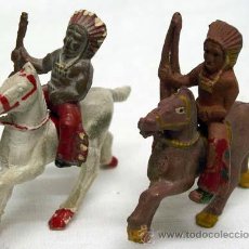 Figuras de Goma y PVC: DOS INDIOS DE CAPELL A CABALLO EN GOMA AÑOS 50 MIDEN 3 CM. Lote 11068492