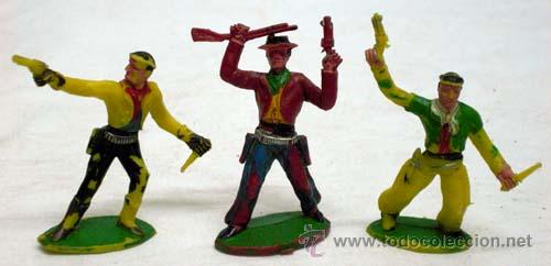 Figuras de goma y PVC: 3 vaqueros a pie de Manuel Sotorres en pl&aacute;stico a&ntilde;os 60 - Foto 1