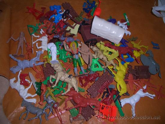 Figuras de goma y PVC: 4 LOTES DE INDIOS VAQUEROS CABALLOS ETC.ETC. - Foto 1