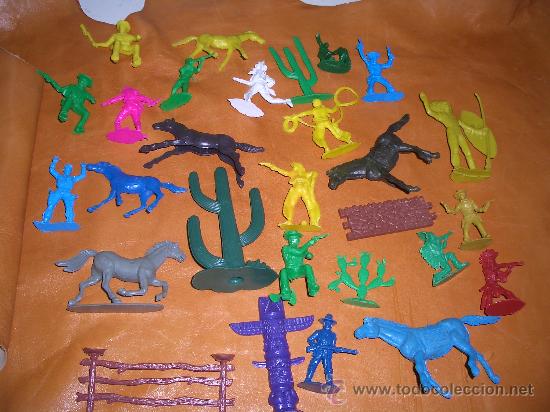Figuras de goma y PVC: 4 LOTES DE INDIOS VAQUEROS CABALLOS ETC.ETC. - Foto 3