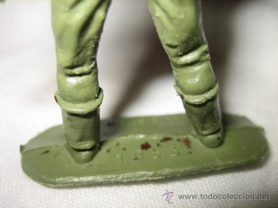 Figuras de goma y PVC: SOLDADO  ALEMAN - Foto 4